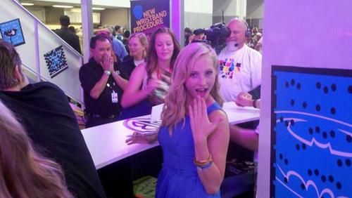  Candice at Comic Con Signing