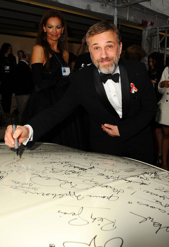  Christoph Signs the Charity Car At 67th Annual Golden Globe Awards