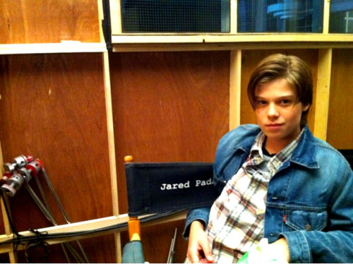  Colin Ford on set