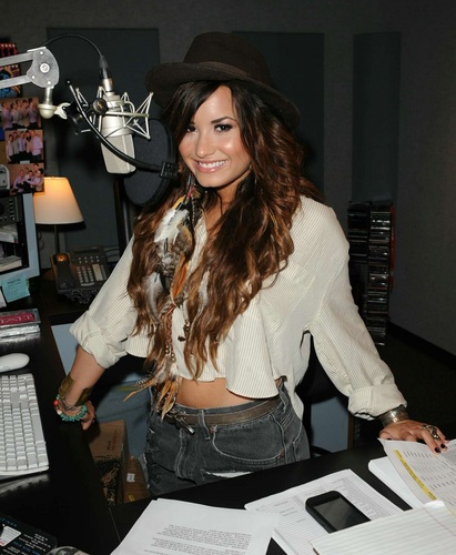  Demi - Visits Y 100 Radio Station - July 25, 2011
