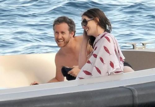  Having fun on a yacht in Capri