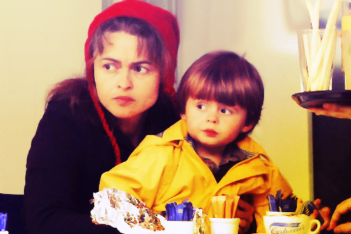  Helena with her kids