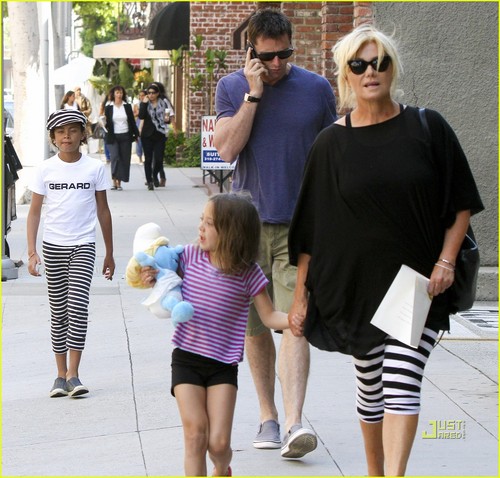  Hugh Jackman & Family: jour Out in Beverly Hills!