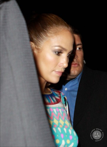 Jennifer - Leaving a restaurant in Miami - July 22, 2011