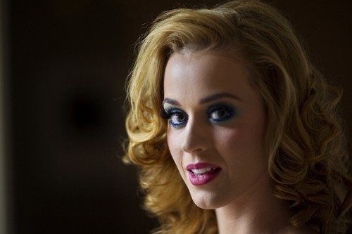  Katy Perry Poses For A Portrait In NY 24 07 11