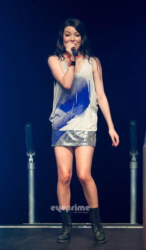  Miranda Cosgrove performs Live In konsert in Philadelphia, July 22