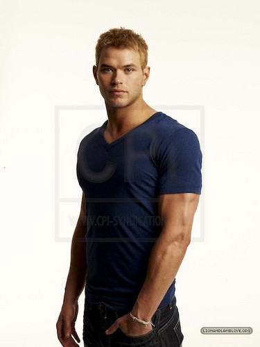  New outtakes of Kellan for Men's Health
