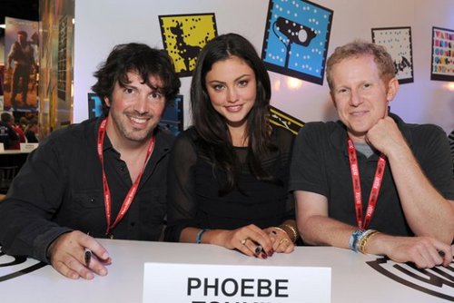  Phoebe Tonkin Comic -Con 2011