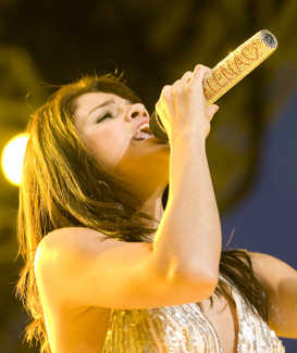  Selena Gomez At 2011 Mid State Fair-July 25