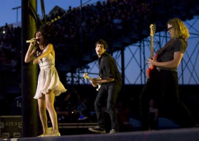  Selena Gomez At 2011 Mid State Fair-July 25