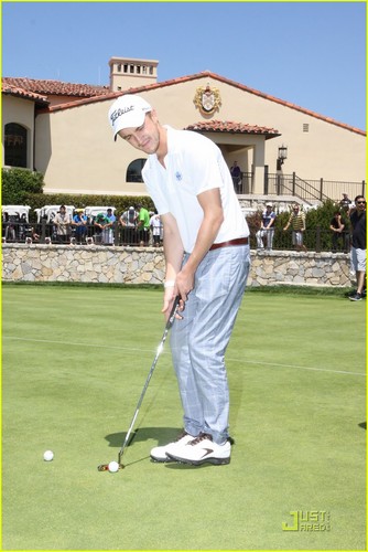  Tom Felton: Golf Tournament Guy!