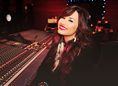  Demetria Lovato<3