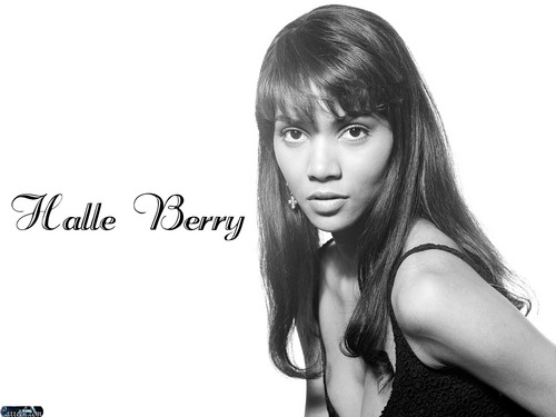  Halle Berry