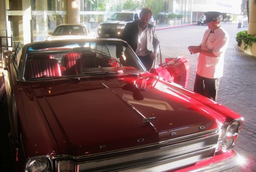  Hugh Laurie arrived in his awesome car at the TCA last night-30.07.2011