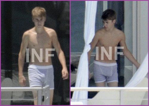  Justin Bieber's underwear with the July 31, 2011 in Miami, Florida, this position was pictured in th