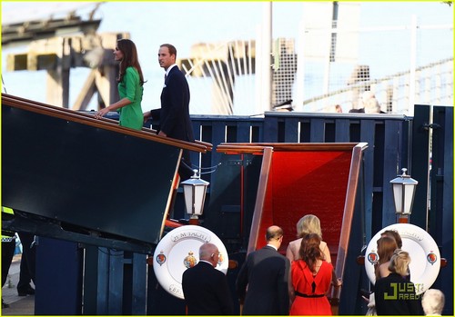  Prince William & Kate: Yacht Party for Zara Phillips' Wedding!