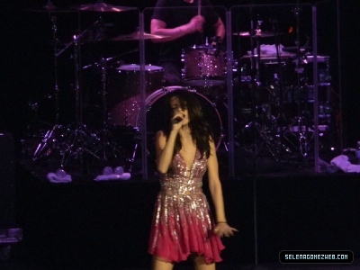  Selena konser