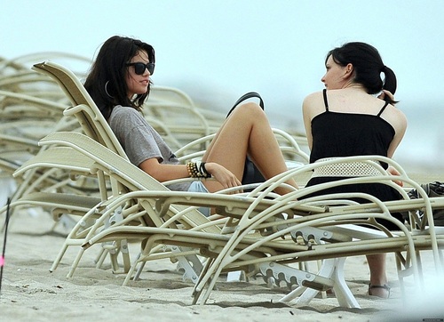  Selena - On the plage in Palm plage - July 27, 2011