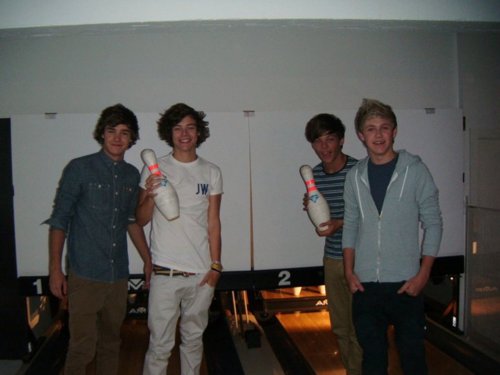 1D = Heartthrobs (I Ave Enternal Love 4 1D & Always Will) Going Bowling Strike!!!! 100% Real ♥ 