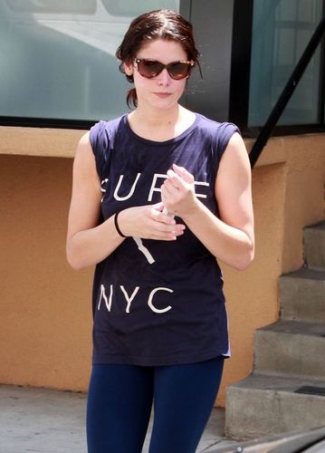  Ashley Greene: Gym in Studio City