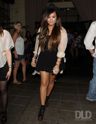 Demi - Made her way out of Teddy’s in Los Angeles, CA - August 03, 2011