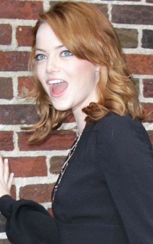  Emma Stone arriving for her appearance on the "Late Показать with David Letterman" (August 3).