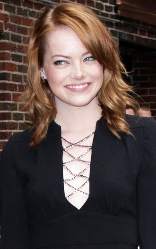  Emma Stone arriving for her appearance on the "Late onyesha with David Letterman" (August 3).