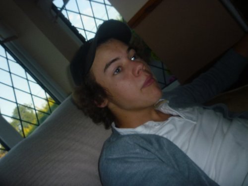  Harry At Niall's House!!!