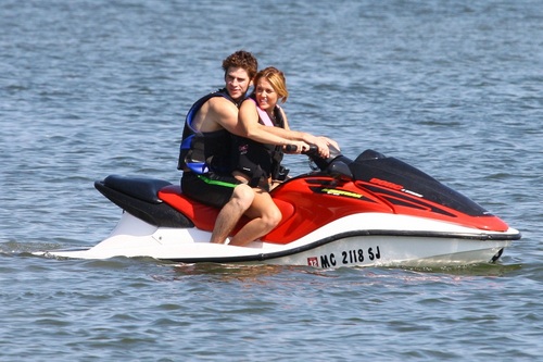  Miley - Enjoys a relaxing день with Друзья in Orchard Lake, MI - July 31, 2011