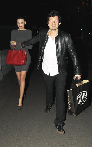  Miranda Kerr and husband Orlando Bloom out to makan malam in Sydney