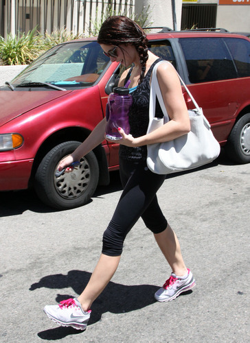  New candids of Ashley Greene leaving the gym today (August 4)
