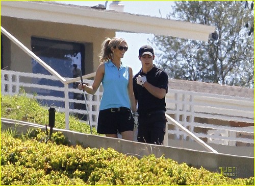  Nick Jonas: Golfing with Delta Goodrem (07.31.2011)!!!