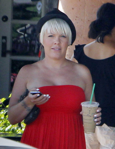  rosa out getting iced coffee - July 30