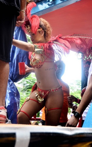  রিহানা out for Barbados' Kadoomant দিন Parade (August 1).