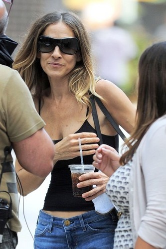  Sarah Jessica Parker On Set Of "I Don't Know How She Does It"