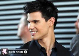  Taylor Lautner Funny または Die