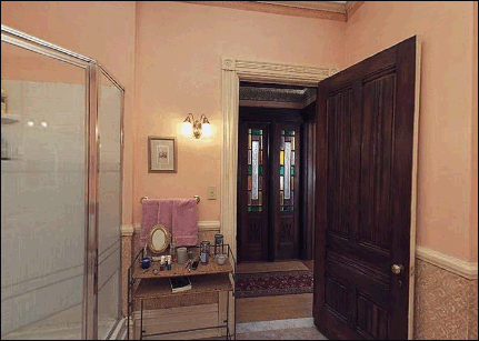  The Manor { Bathroom and রান্নাঘর }
