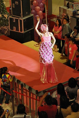  [Barbie: A Fashion Fairytale] Live ipakita