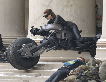  Catwoman’s stunt double in action on ‘DARK KNIGHT RISES’ set