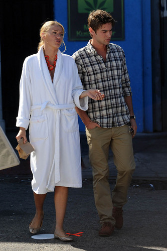  Blake Lively and Chace Crawford on the Set of Gossip Girl in Venice, CA, Aug 4
