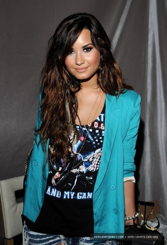 Celebrity Retreat at Teen Choice 2011 – دن 1