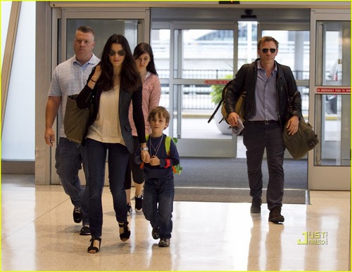  Daniel Craig & Rachel Weisz Jet Out of JFK