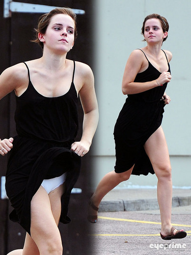  Emma Watson gives a Hell of a montrer outside Tesco in London, Aug 5