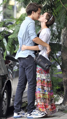 Emma and Johnny Simmons in Santa Monica - 6 August 2011