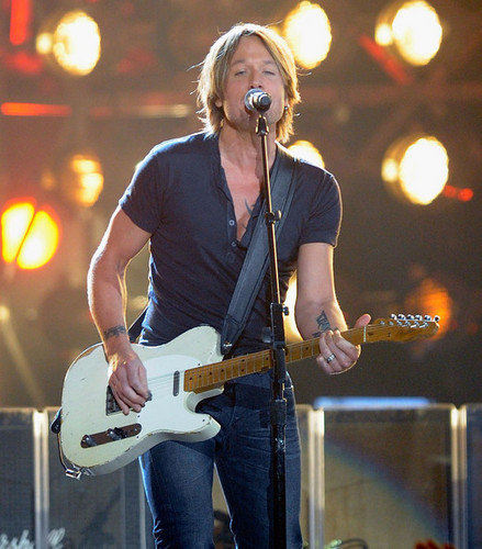  Keith performing @ 2011 Billboard música Awards