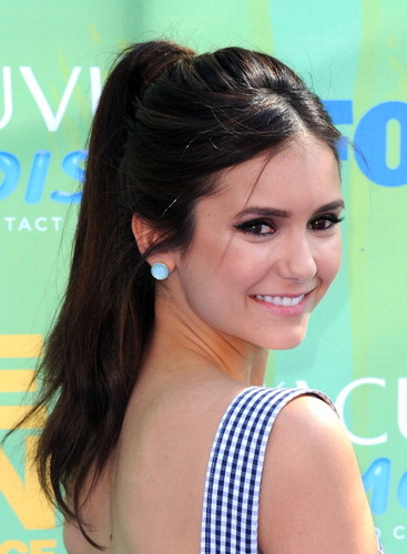  Nina - Teen Choice Awards Arrivals - August 07, 2011