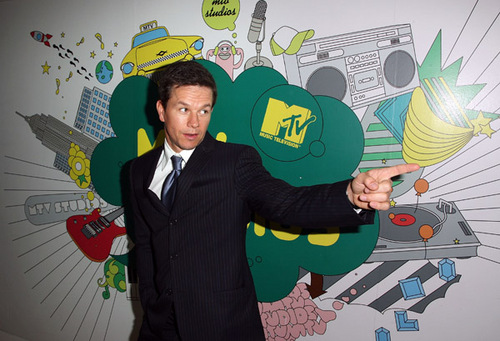  October 15 2008 - Mark Wahlberg at MTV's TRL
