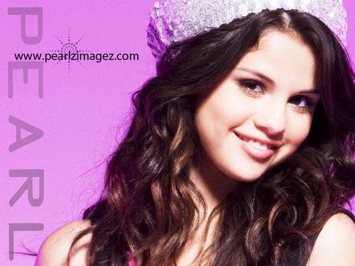  Selena Gomez pics kwa Pearl!!