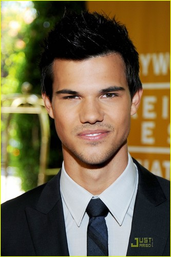  Taylor Lautner: HFPA Luncheon