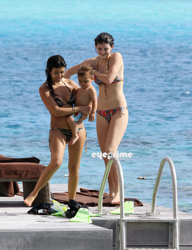  Kendall and Kylie Jenner in a Bikini during Holidays in Bora Bora, Apr 30